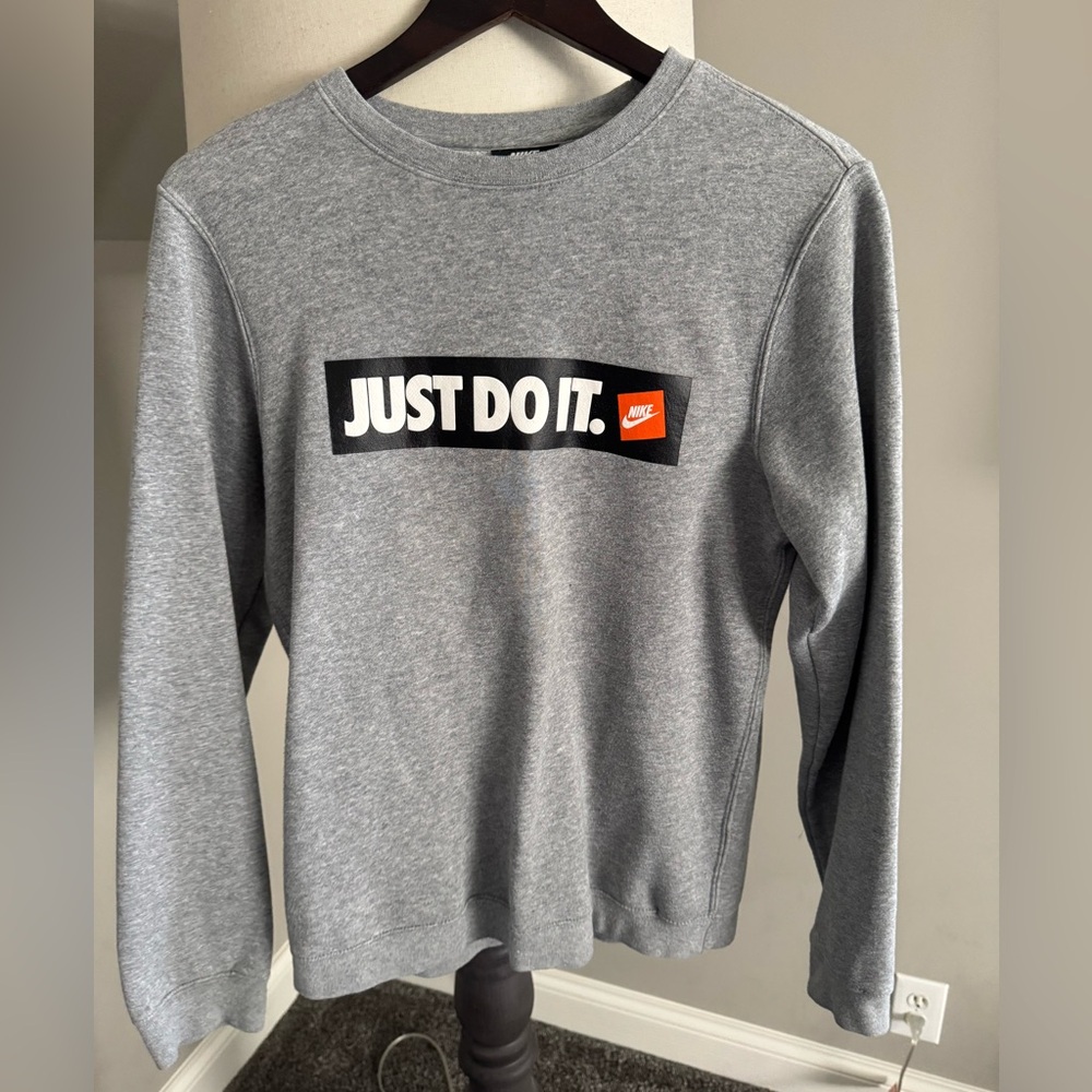 Nike crewneck sweatshirt